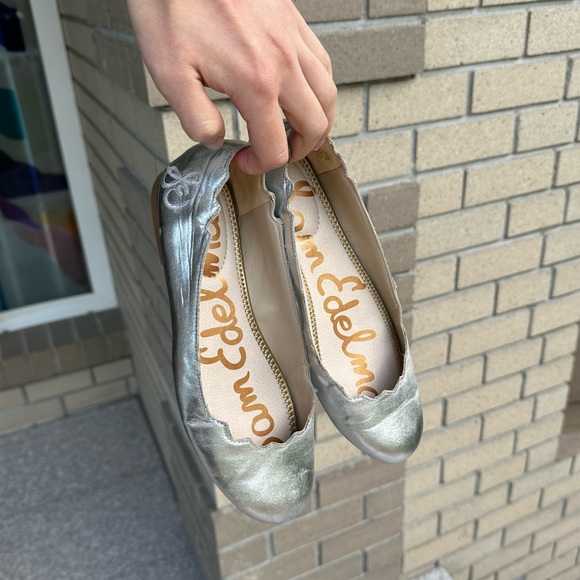 Sam Edelman Finnegan Flats in Silver Size 6.5 - Picture 4 of 4